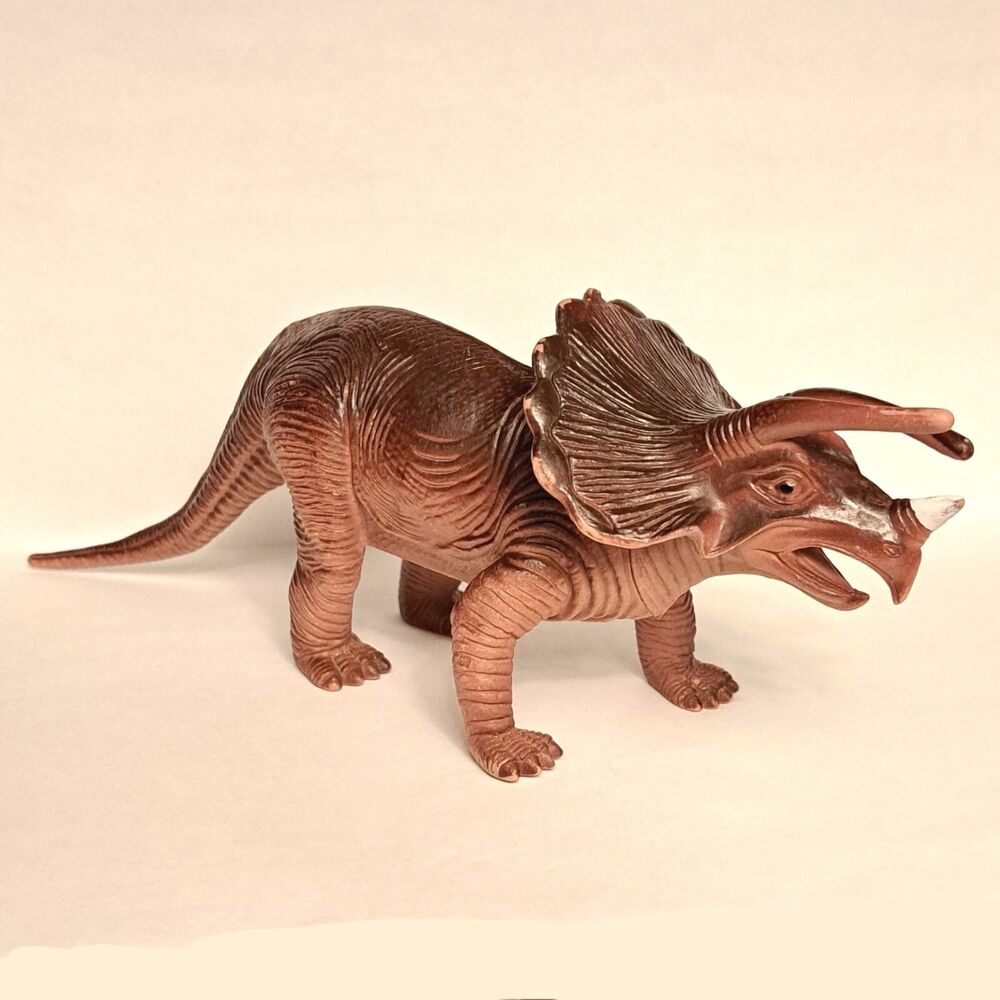 Jurassic Triceratops Toy Figure Dinosaur Model Kids Toys JARU 1083